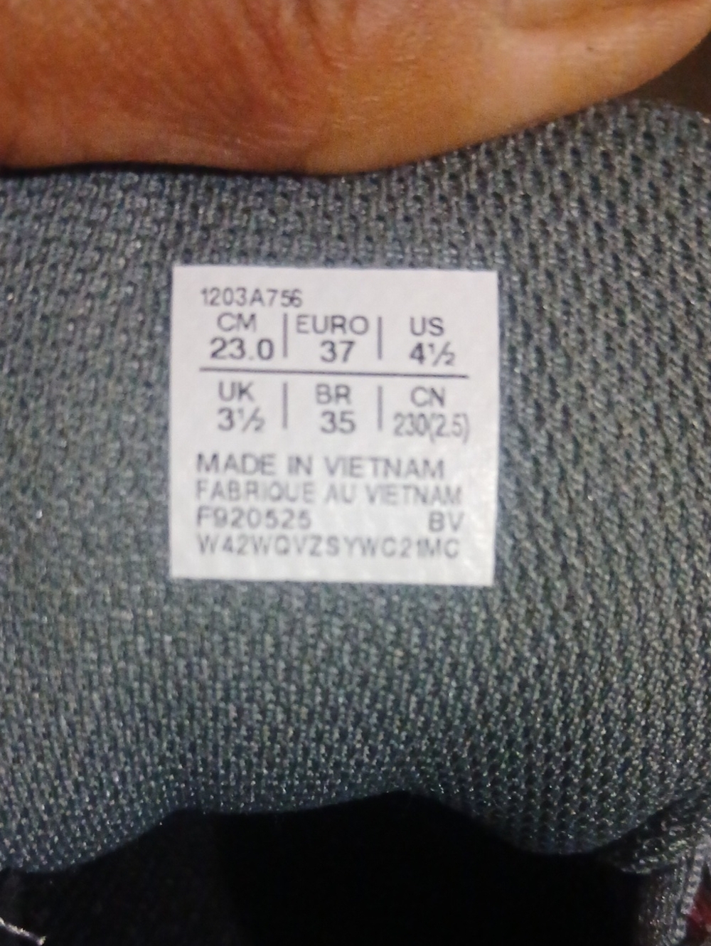 ASICS - Picture 6 of 7